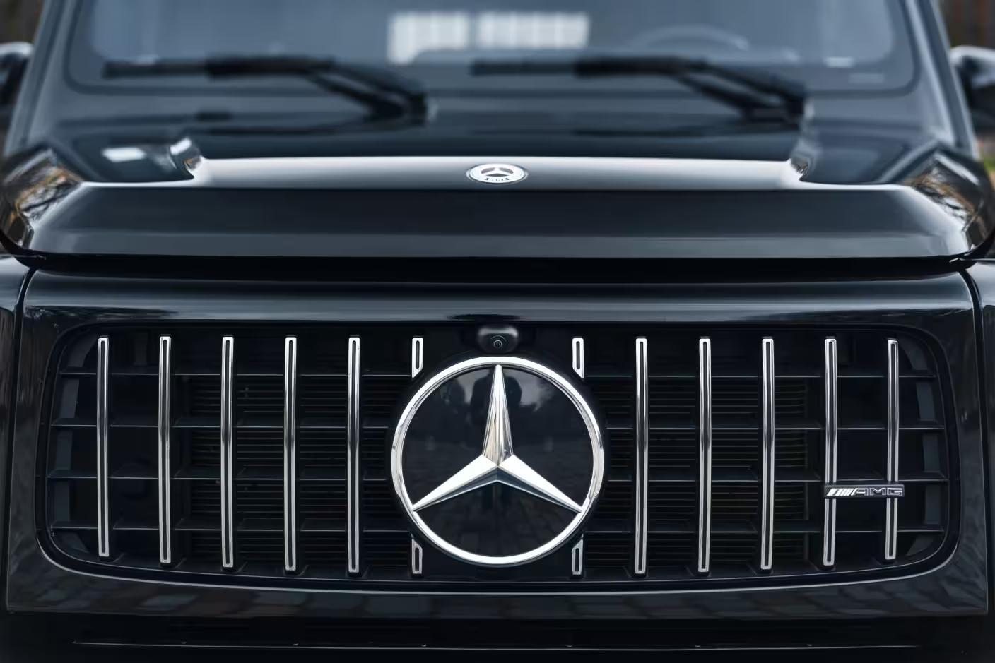 Mercedes-AMG G63 noir – Calandre AMG Panamericana et phares à LED haute performance