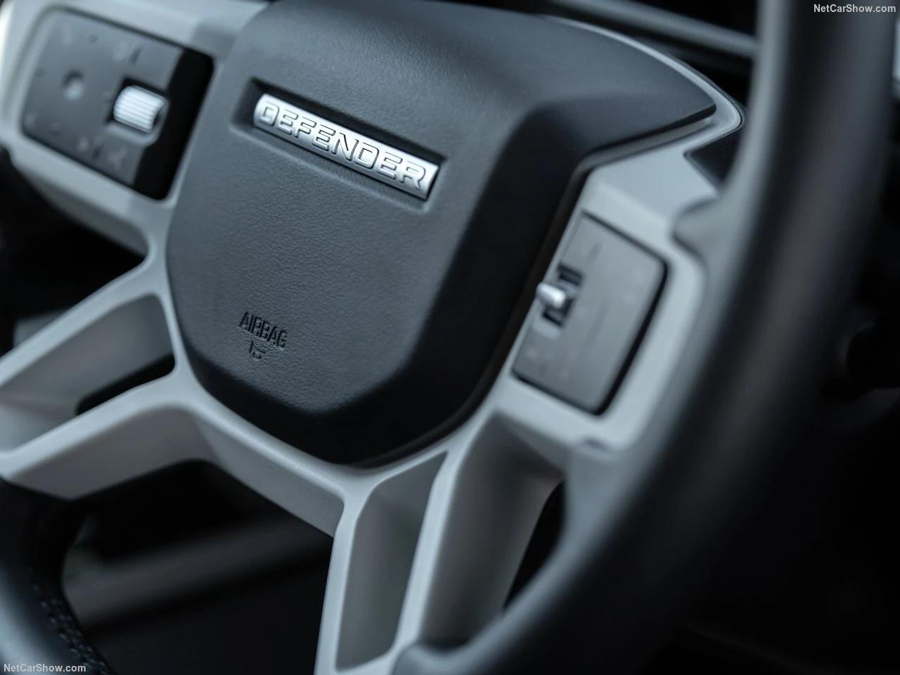 Land Rover Defender 110 – Des jantes en alliage 20 pouces adaptées à tous les terrains