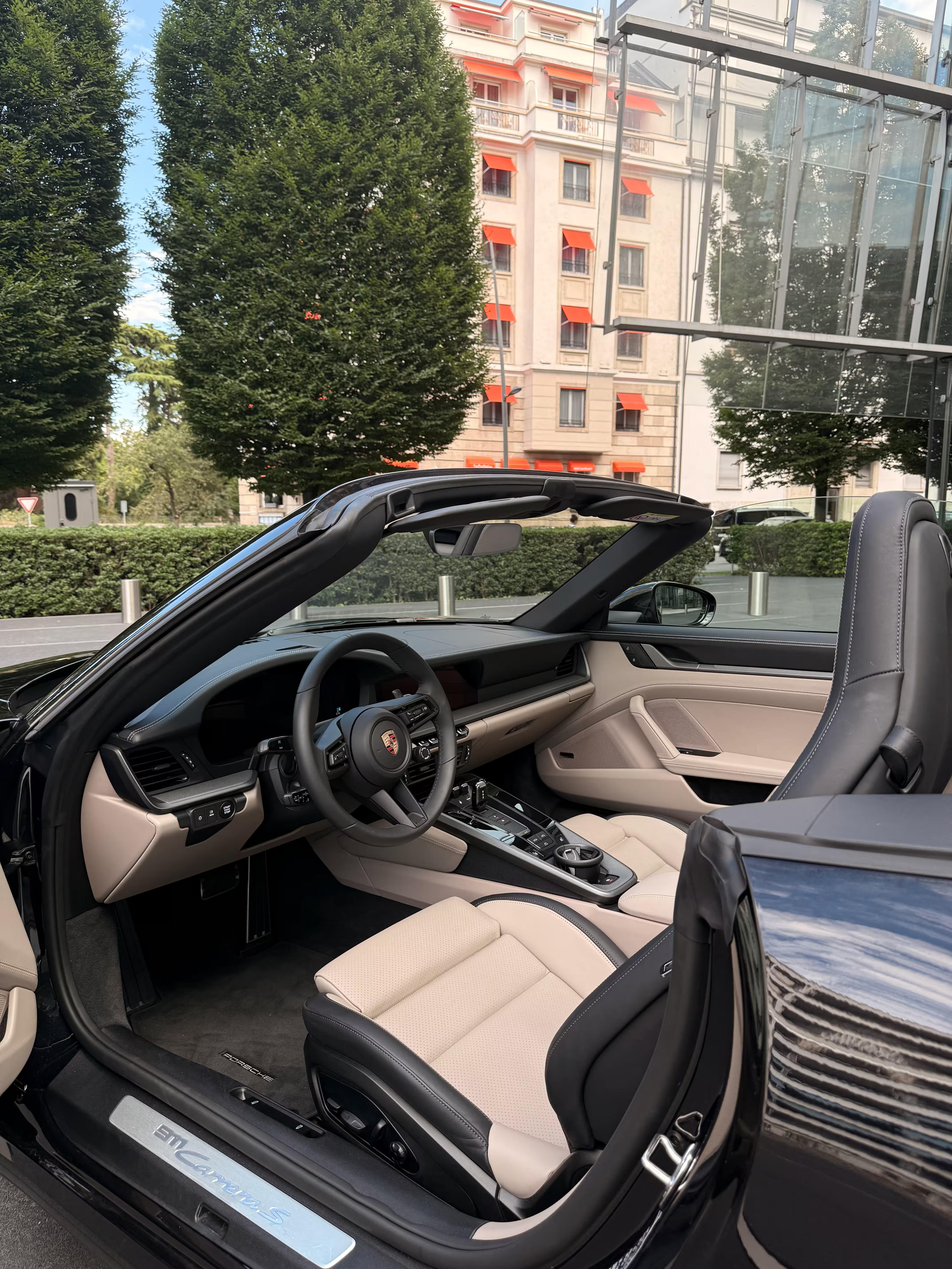 Porsche 911 Carrera S Cab 992.2 en location à Genève – Astral Motorclub