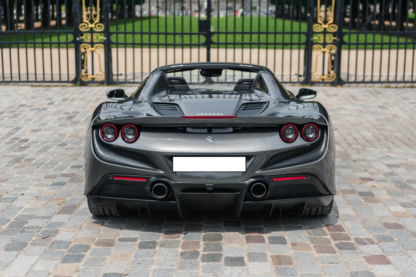 Louez une supercar de luxe en Suisse pour une escapade en montagne