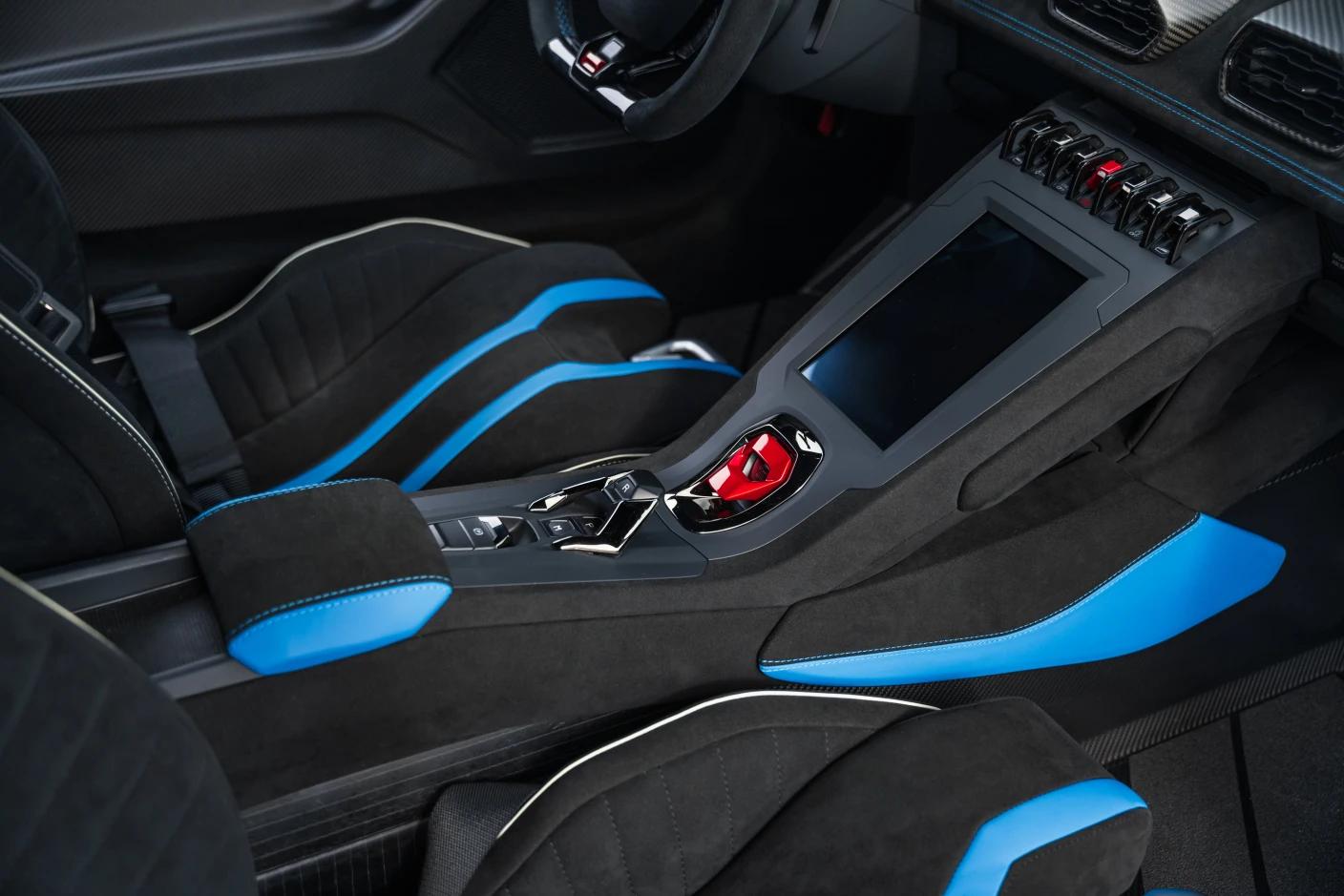 Lamborghini Huracan STO en location à Genève – Astral Motorclub