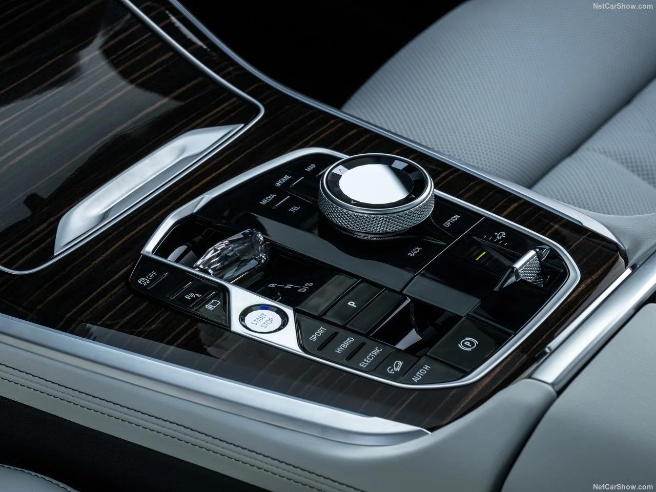 Location BMW X5 xDrive 40i en Suisse avec Astral Motorclub