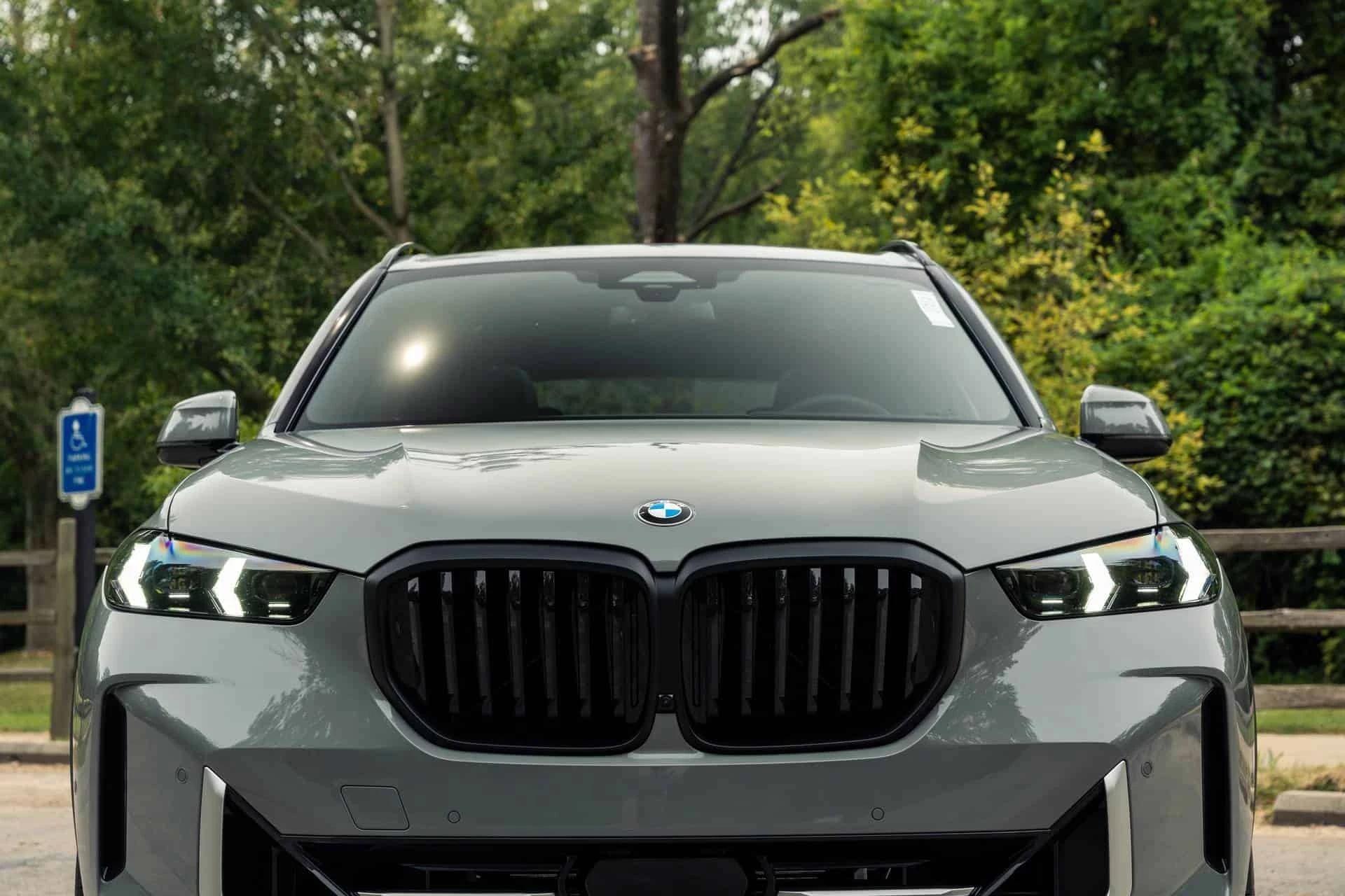 Louez un BMW X5 à Genève, l'équilibre parfait entre puissance et élégance