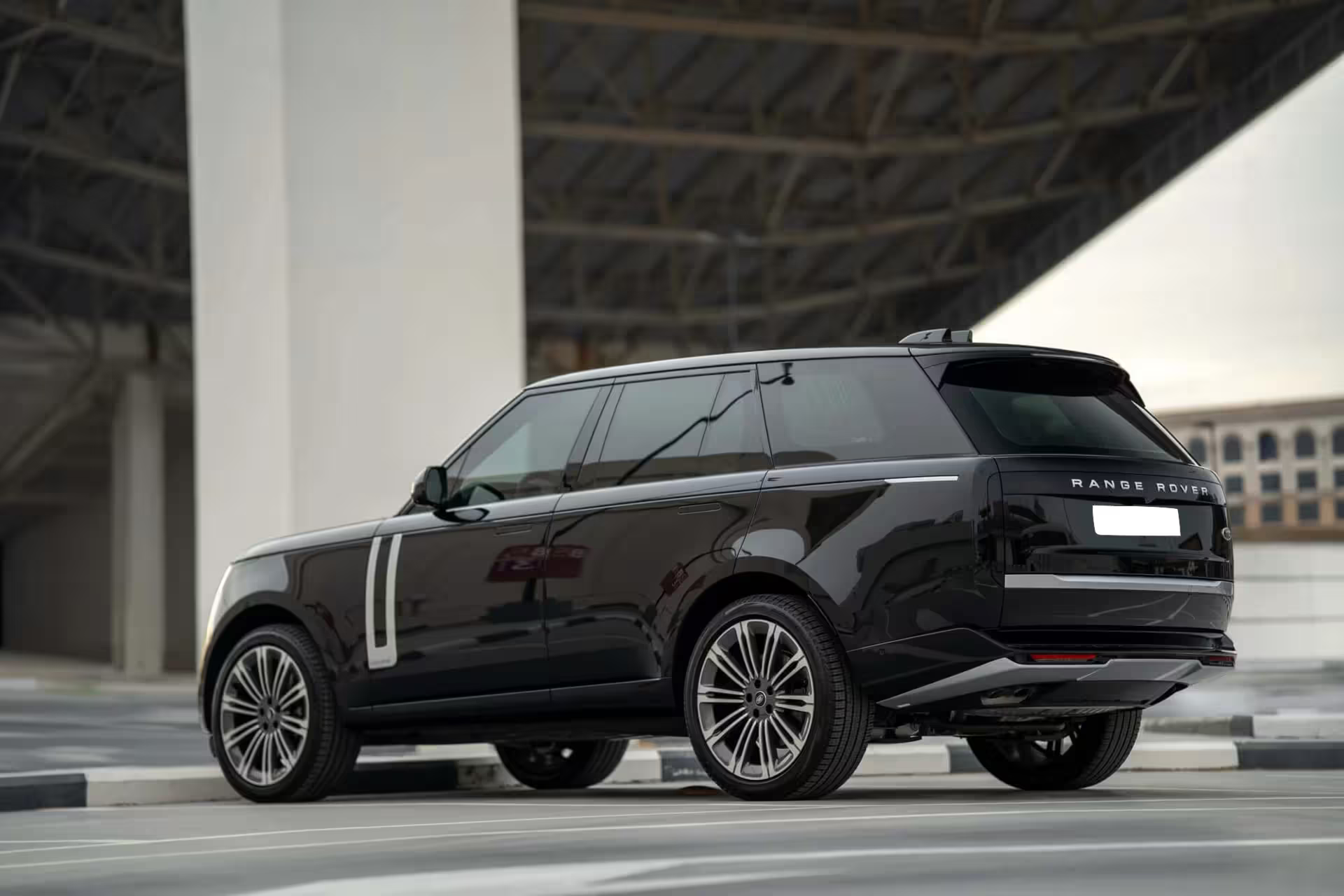 Range Rover D350 Autobiography – Phares Matrix LED avec signature lumineuse distinctive