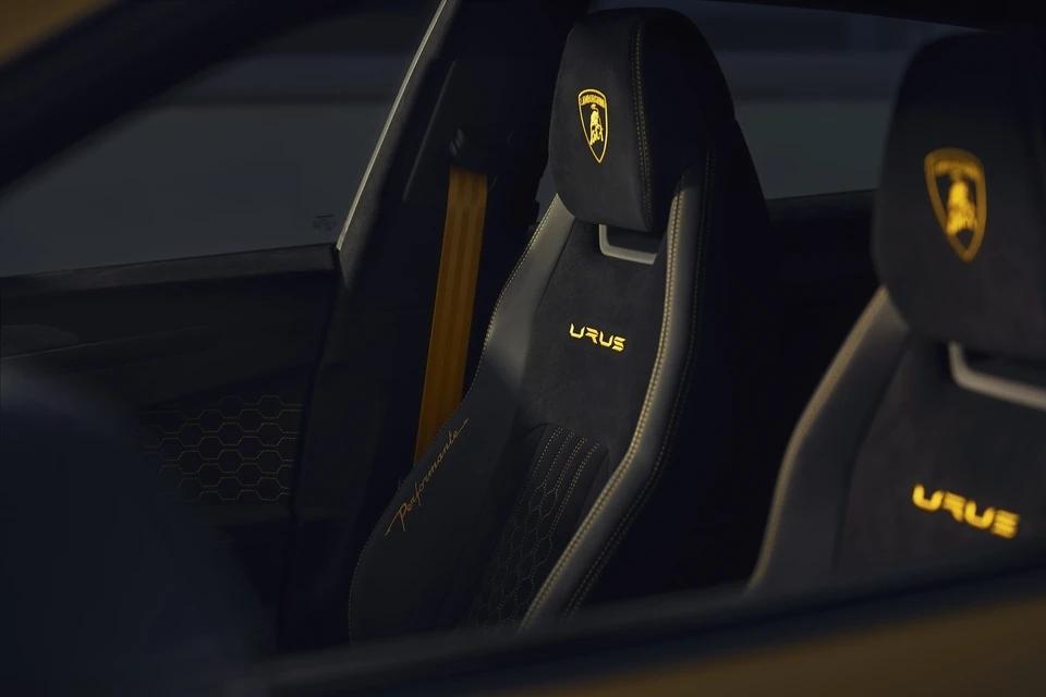 Location Lamborghini Urus Performante en Suisse avec Astral Motorclub