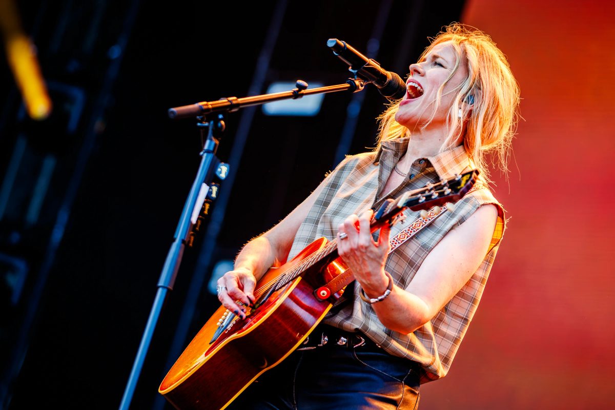 Ilse DeLange tijdens het optreden op Zeeland bij Concert at SEA 2026.
