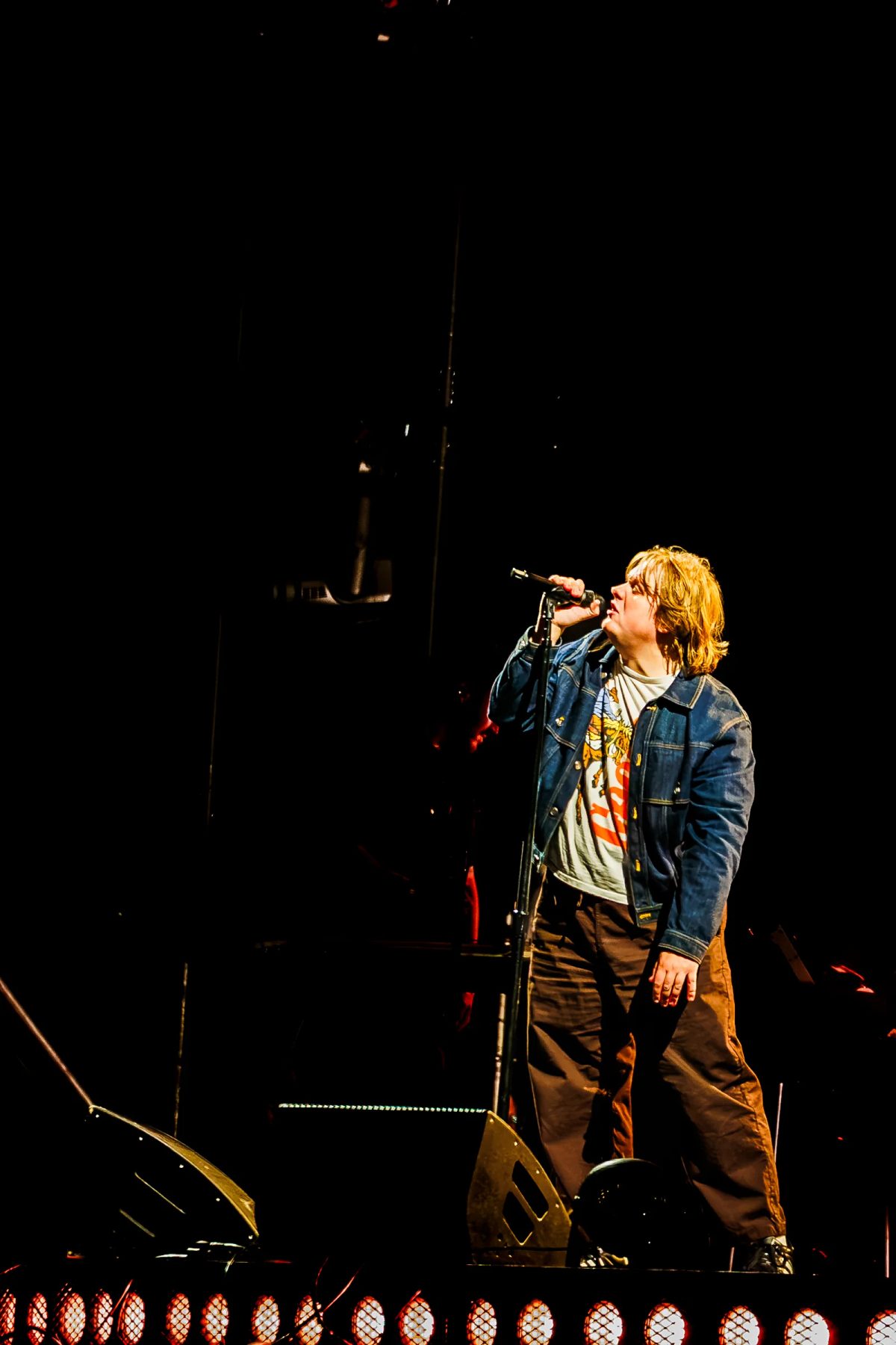 Lewis Capaldi tijdens het optreden op MAYHEM bij Hullabaloo 2026.