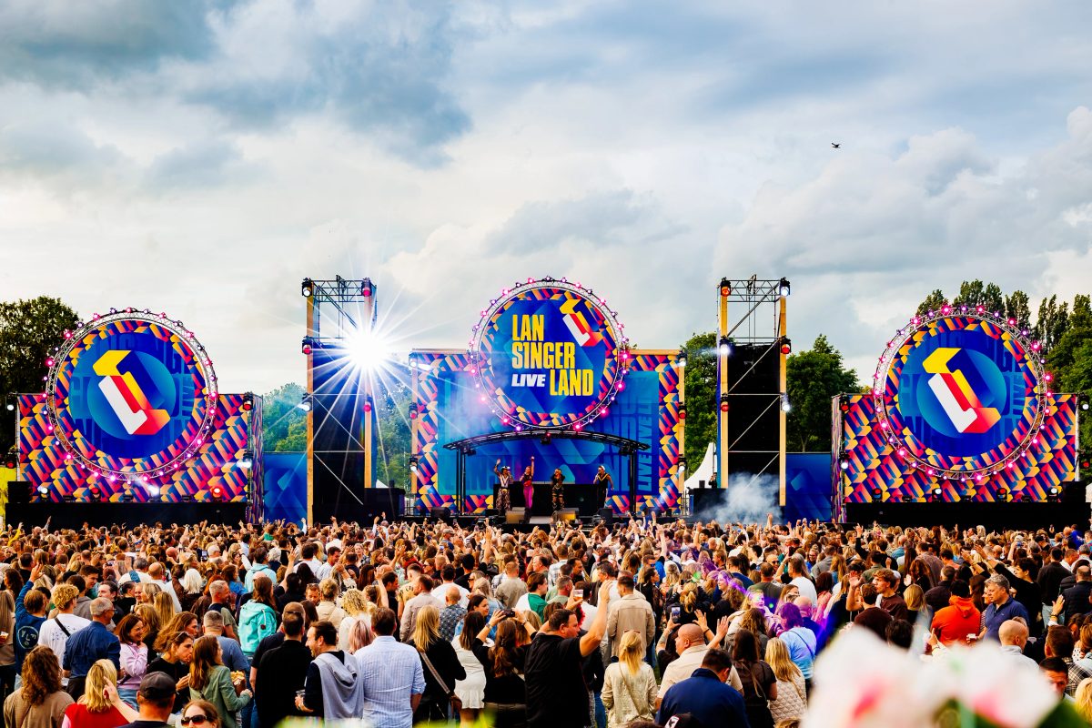 Vengaboys tijdens het optreden op Mainstage bij Lansingerland Live 2026.
