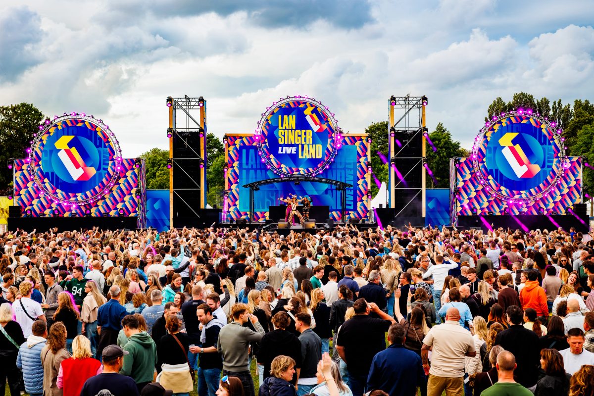 Vengaboys tijdens het optreden op Mainstage bij Lansingerland Live 2026.
