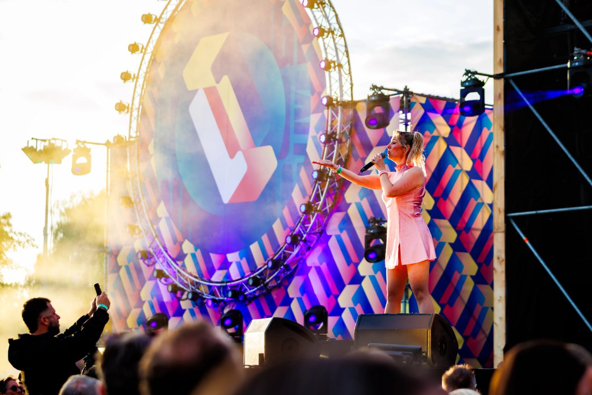 Totally Spice tijdens het optreden op Mainstage bij Lansingerland Live 2026.