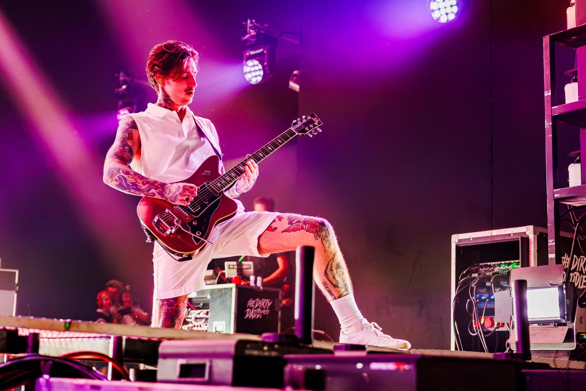 The Dirty Daddies en Pim Mulders tijdens het optreden op Mainstage bij Appelpop 2026.