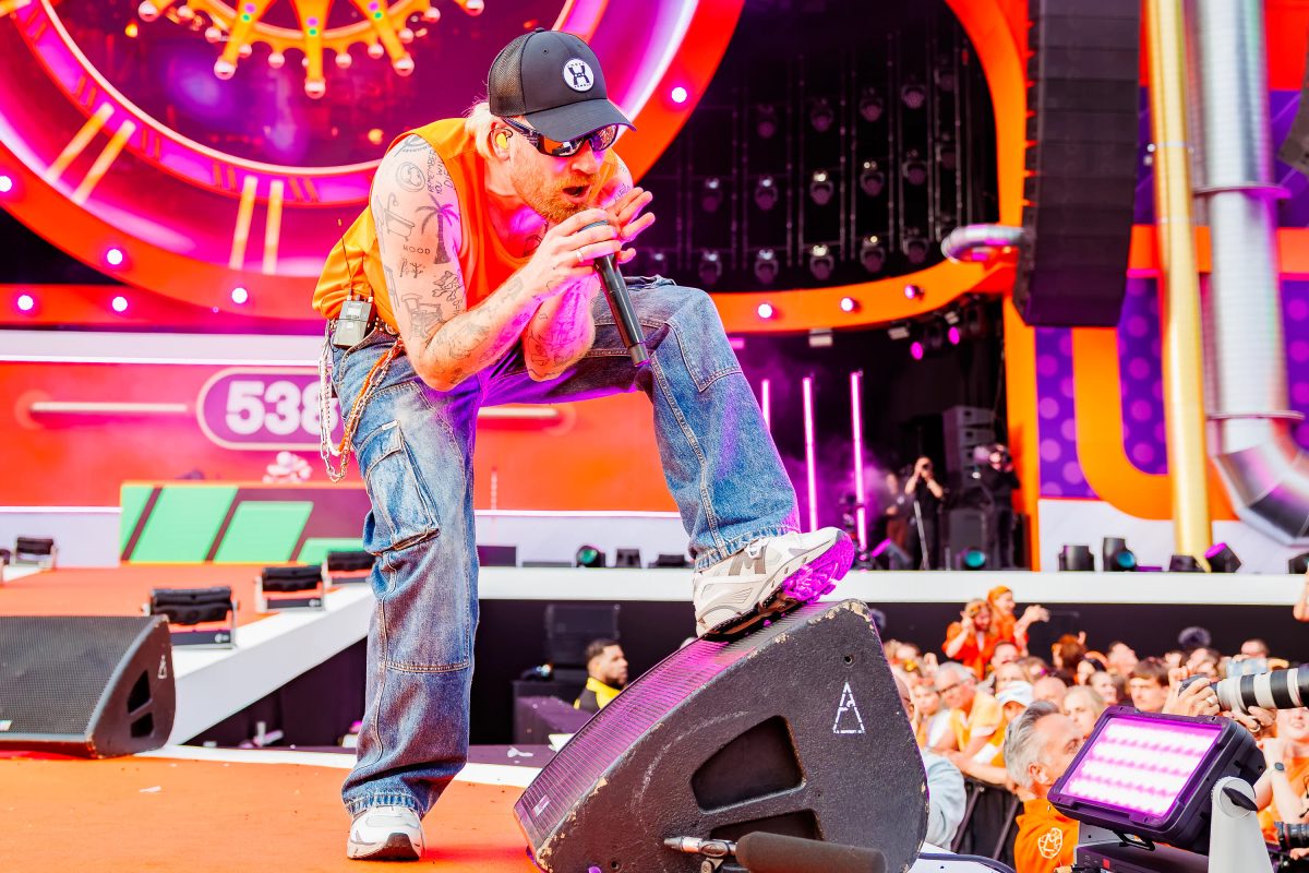Stuk tijdens het optreden op Mainstage bij 538 Koningsdag 2026.