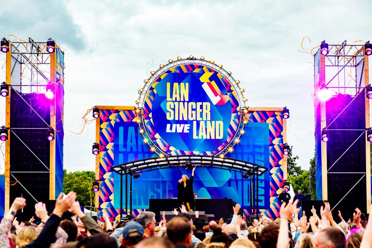 Emma Heesters tijdens het optreden op Mainstage bij Lansingerland Live 2026.