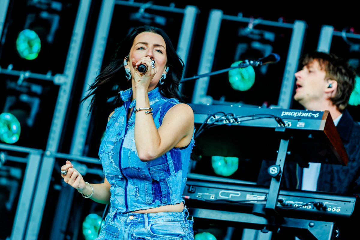 Rondé tijdens het optreden op Mainstage bij Lansingerland Live 2025.