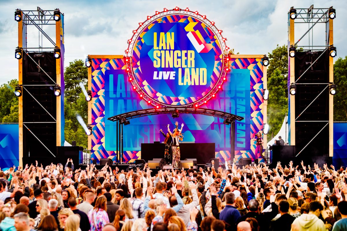Vengaboys tijdens het optreden op Mainstage bij Lansingerland Live 2026.