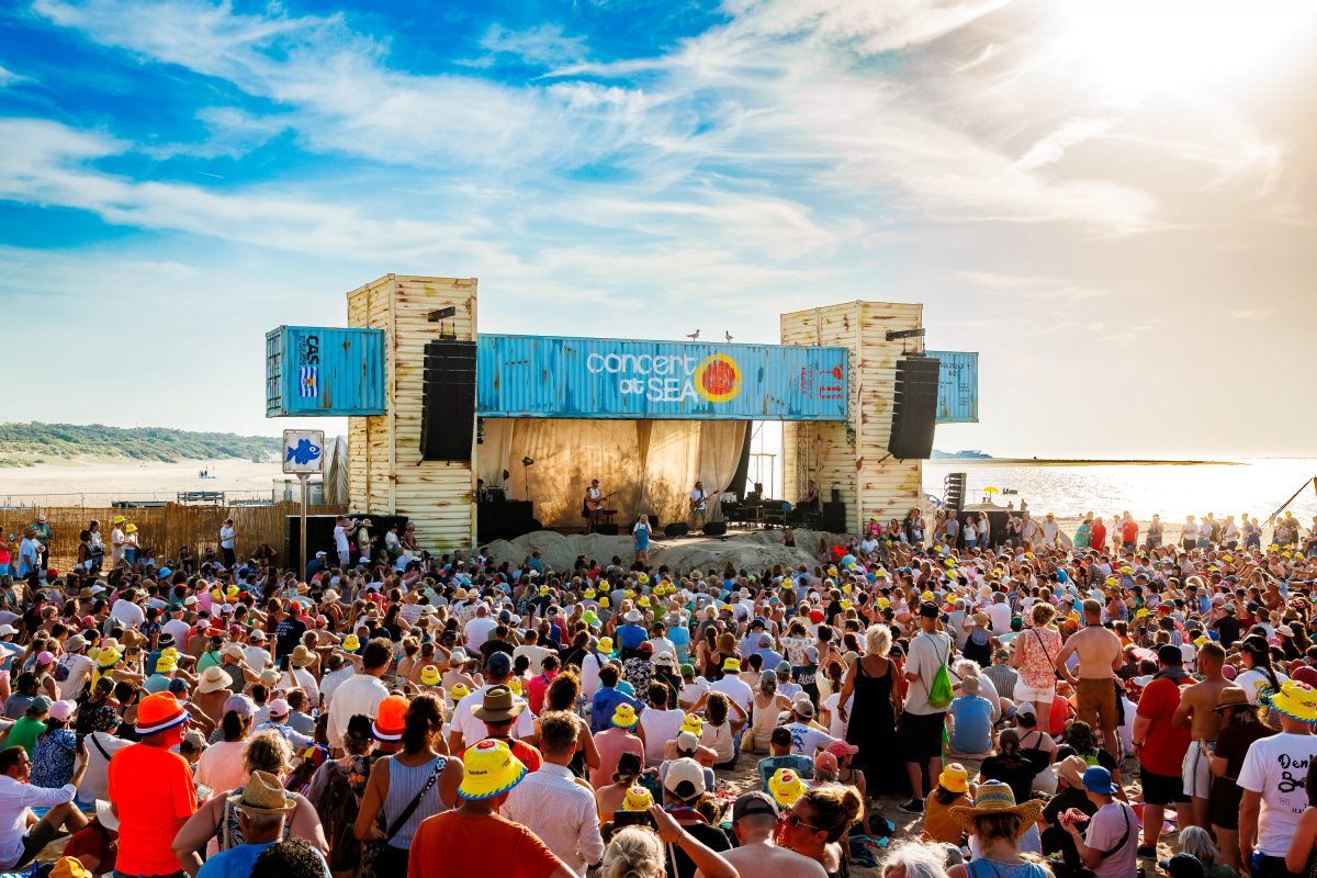 Miss Montreal tijdens het optreden op Strand bij Concert at SEA 2026.
