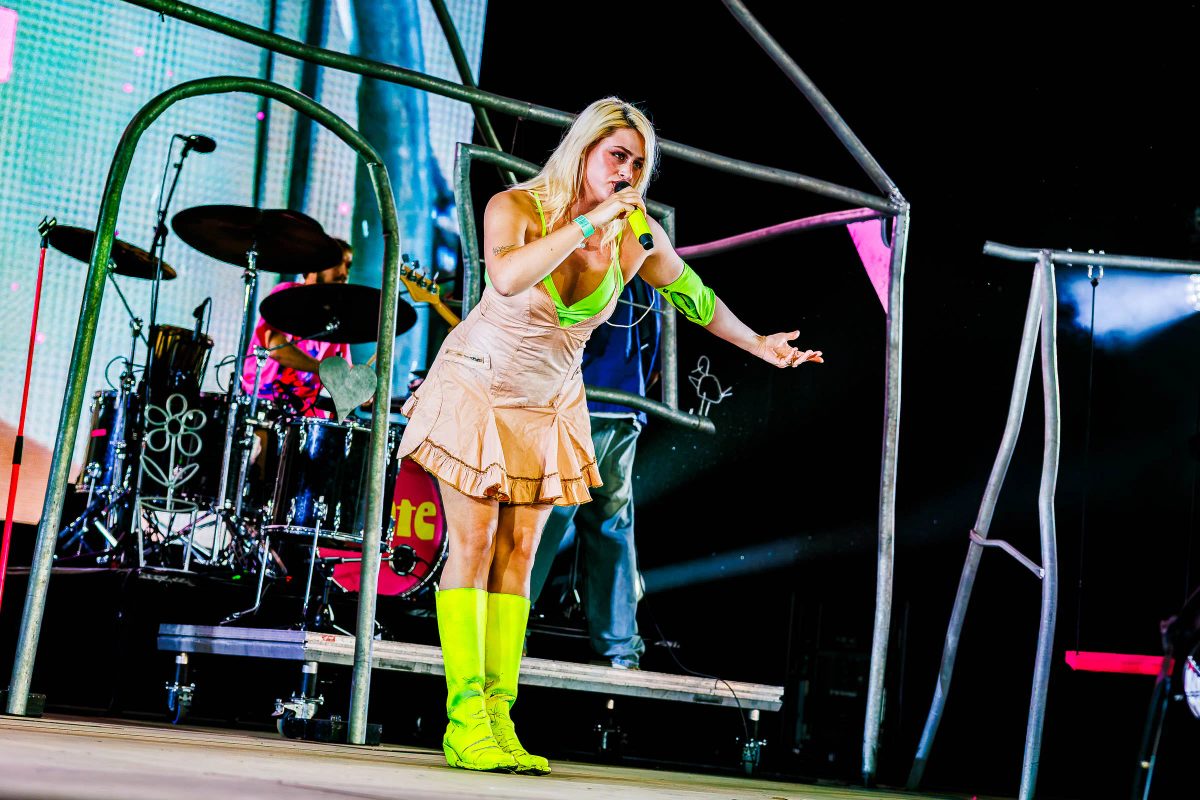 Bente tijdens het optreden op Mainstage bij Appelpop 2026.