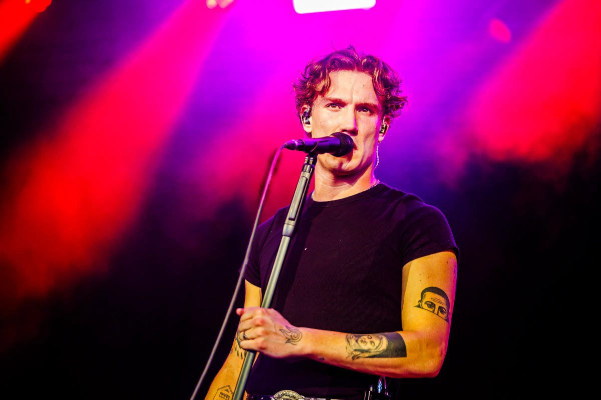 Micha tijdens het optreden op Go-Tan Stage bij Appelpop 2026.