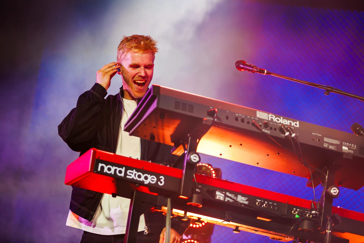 Flemming tijdens het optreden op Mainstage bij Appelpop 2026.