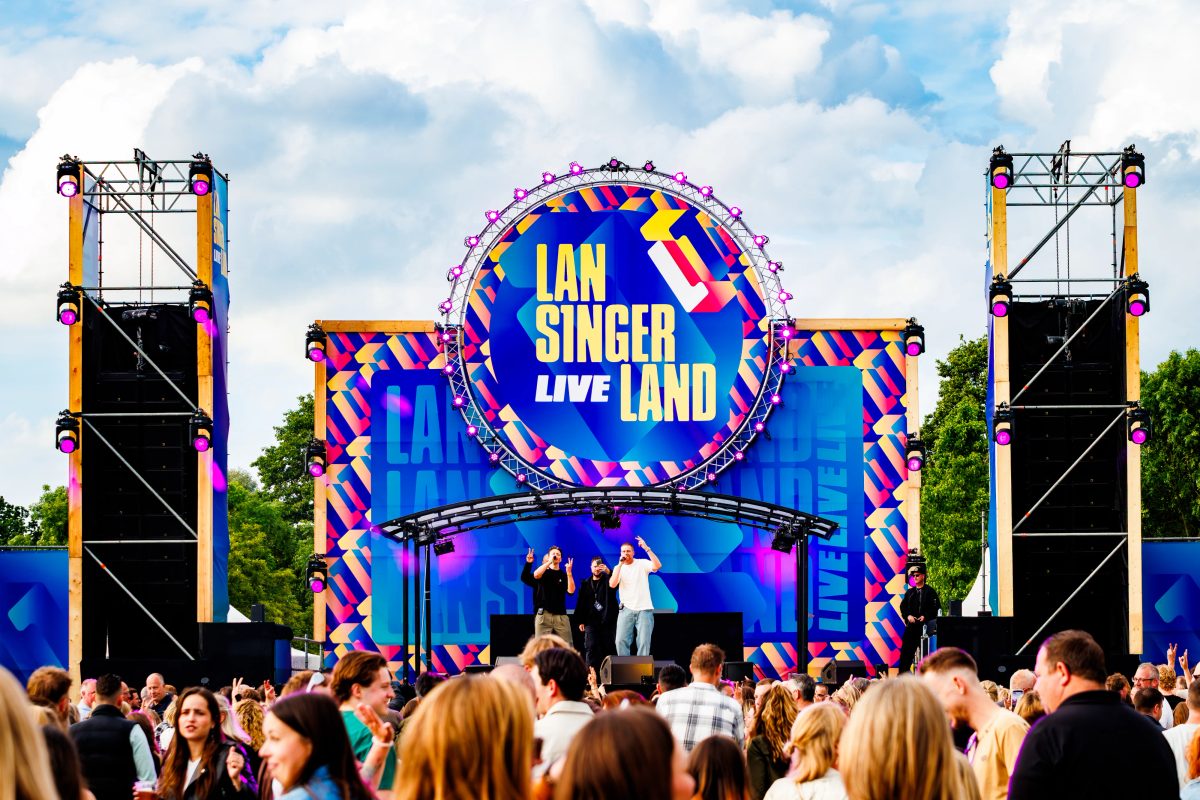 Lange Frans & Baas B tijdens het optreden op Mainstage bij Lansingerland Live 2026.