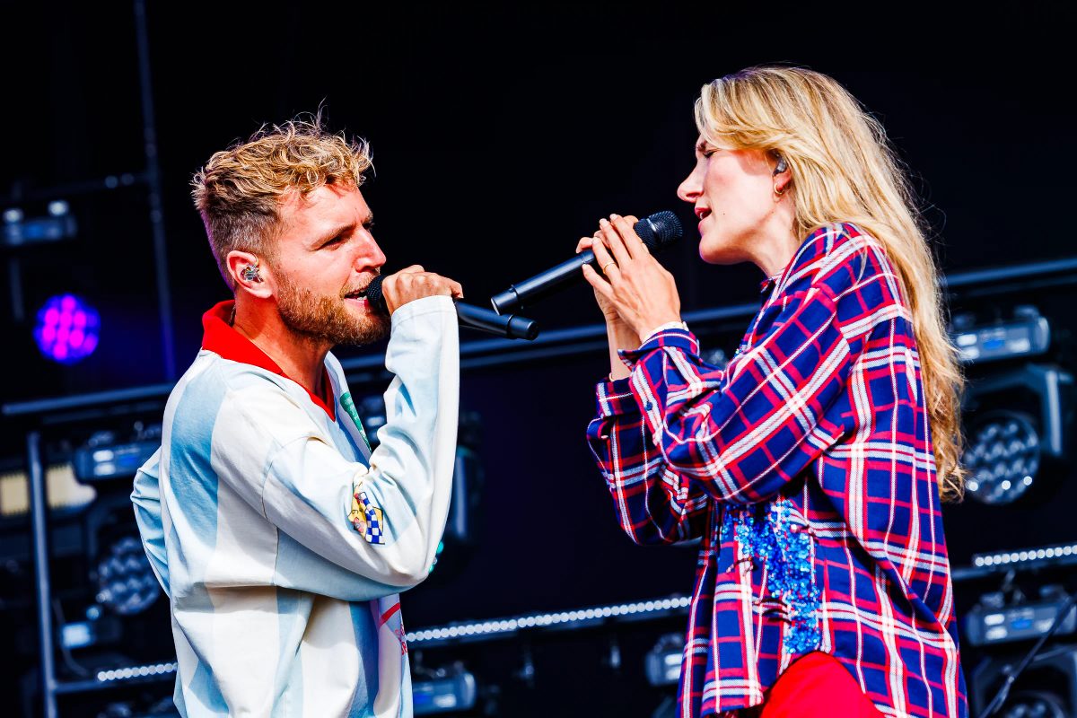 Suzan & Freek tijdens het optreden op MAYHEM bij Hullabaloo 2026.