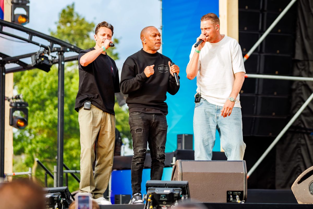 Lange Frans & Baas B tijdens het optreden op Mainstage bij Lansingerland Live 2026.