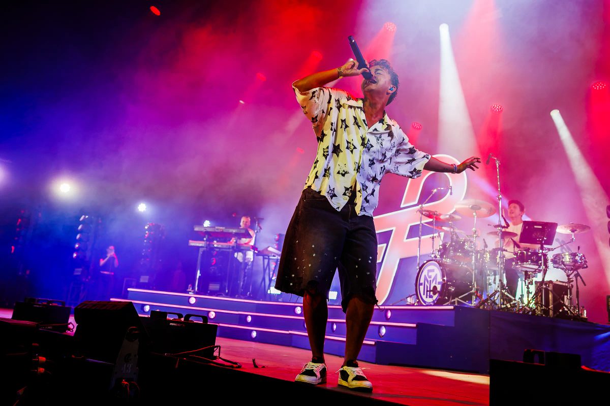 Flemming tijdens het optreden op Mainstage bij Appelpop 2026.