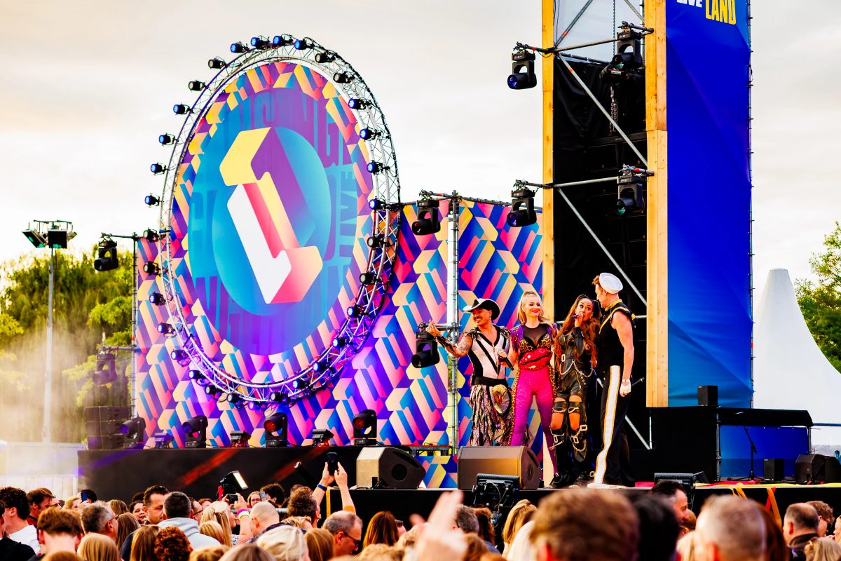 Vengaboys tijdens het optreden op Mainstage bij Lansingerland Live 2026.