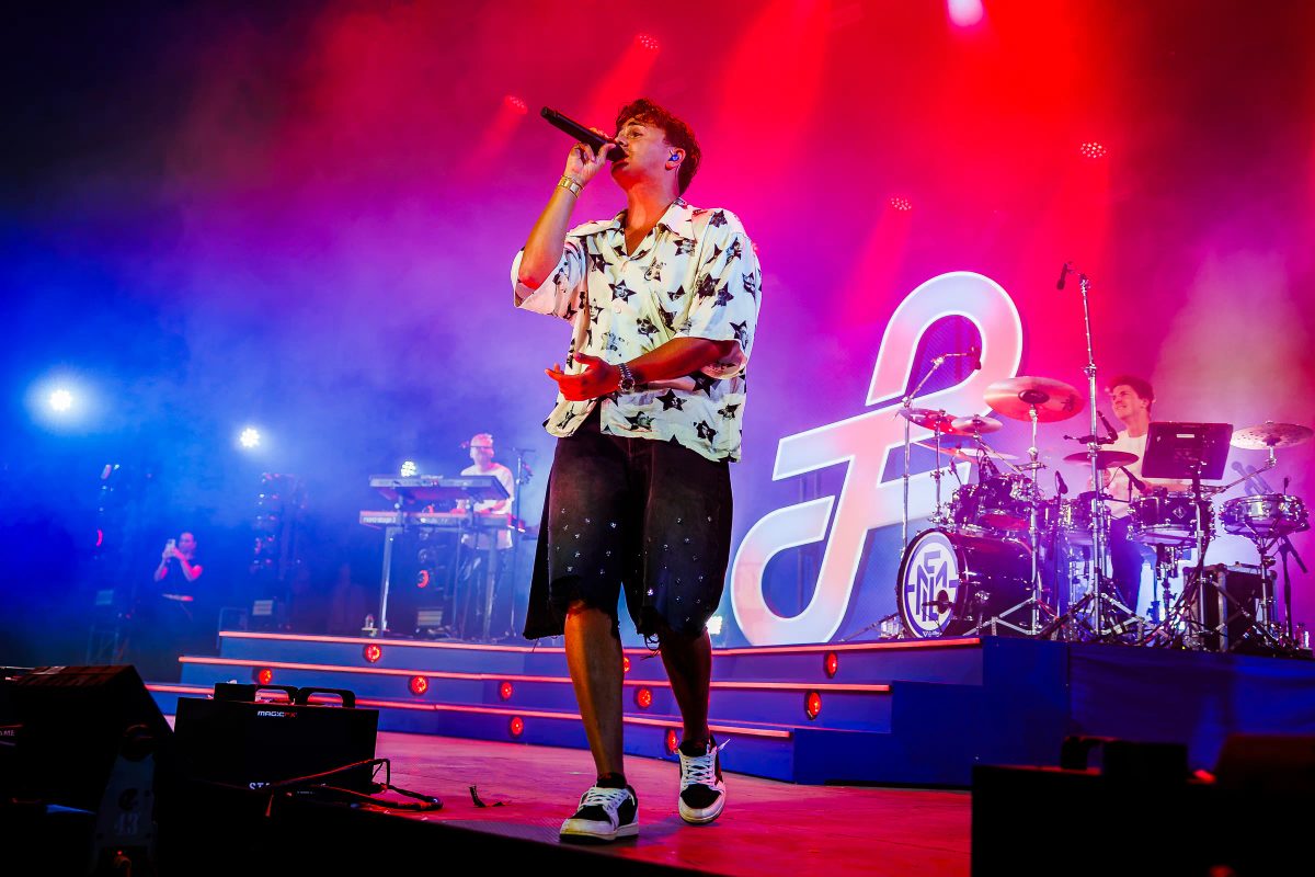 Flemming tijdens het optreden op Mainstage bij Appelpop 2026.