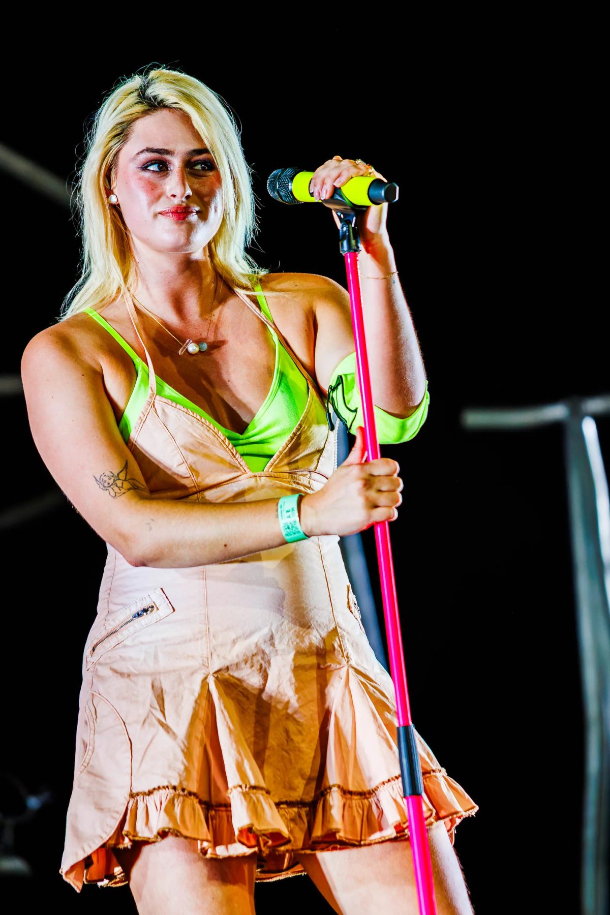 Bente tijdens het optreden op Mainstage bij Appelpop 2026.