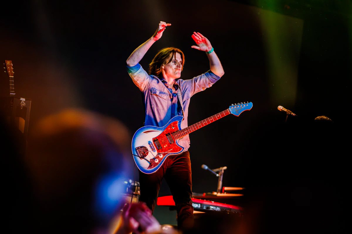 Reinier Scheffer (BLØF) tijdens het optreden op Mainstage bij Appelpop 2026.