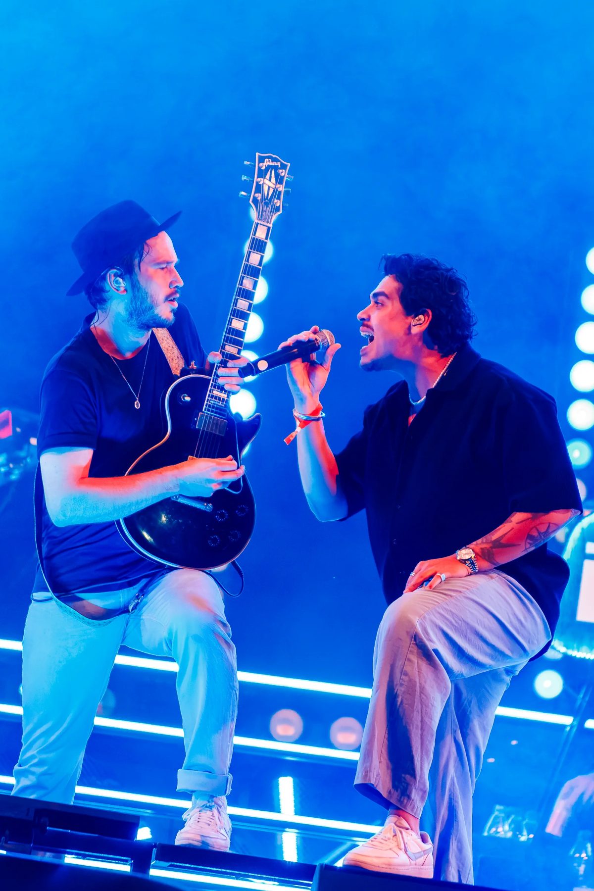 Baby Blue tijdens het optreden op MAINSTAGE bij Live at the Lake 2026.