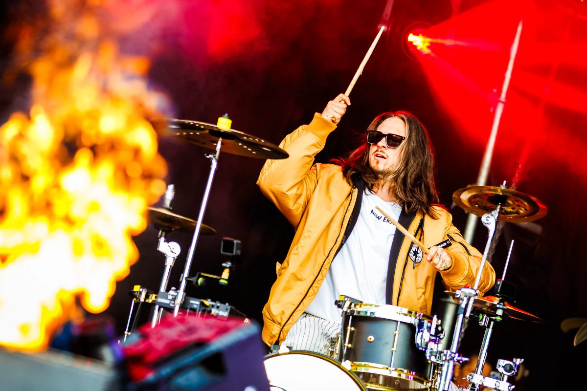 Billy the Kit tijdens het optreden op MAINSTAGE bij Live at the Lake 2026.