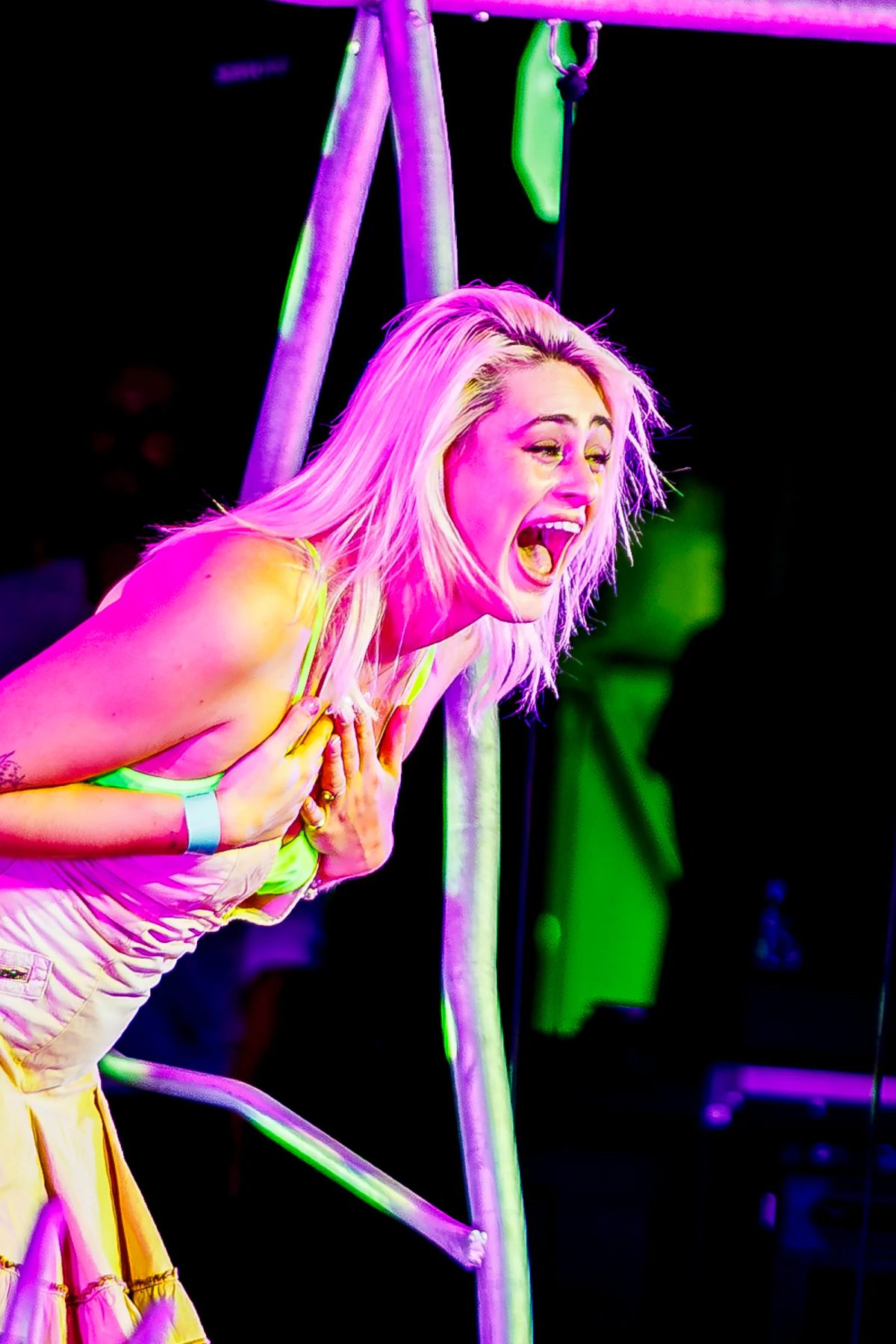 Bente tijdens het optreden op Mainstage bij Appelpop 2026.