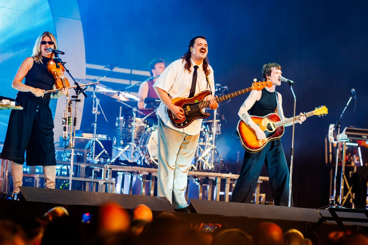 Son Mieux performing on BUD MAINSTAGE at Dauwpop 2026.