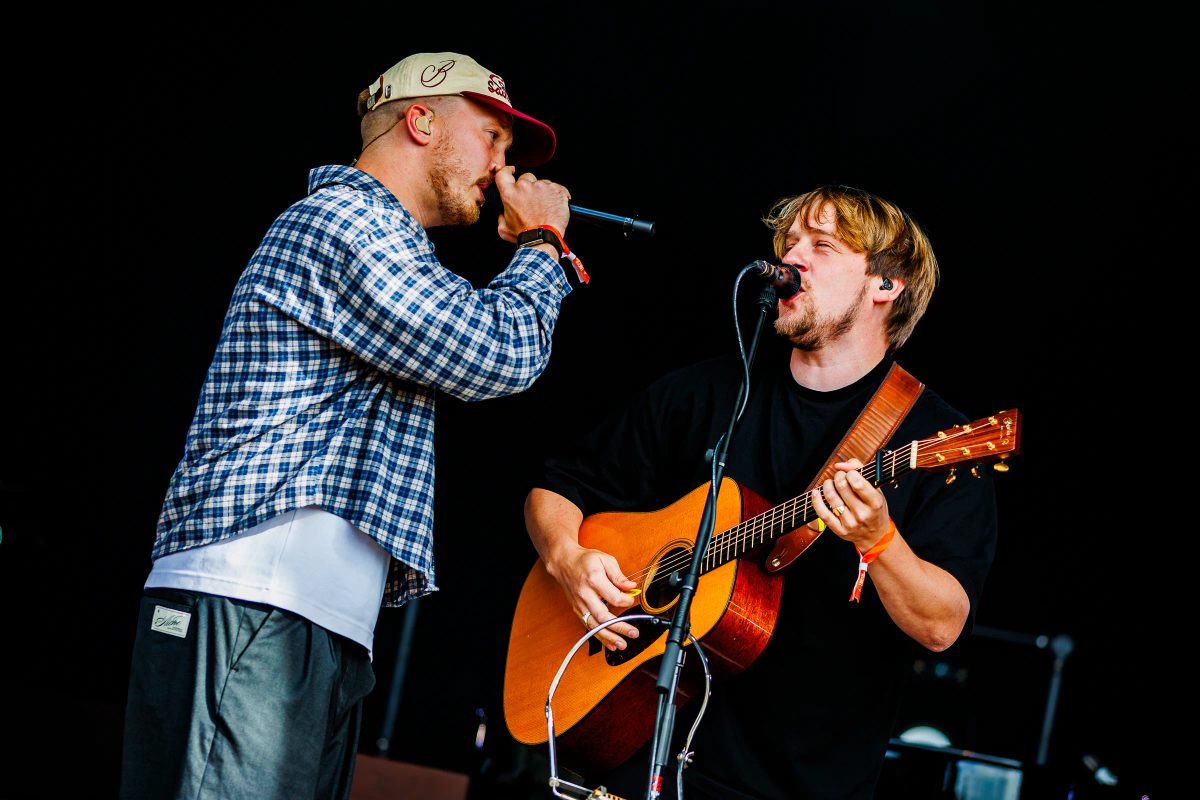 Snelle en De Lieve Jongens Band tijdens het optreden op MAINSTAGE bij Live at the Lake 2026.