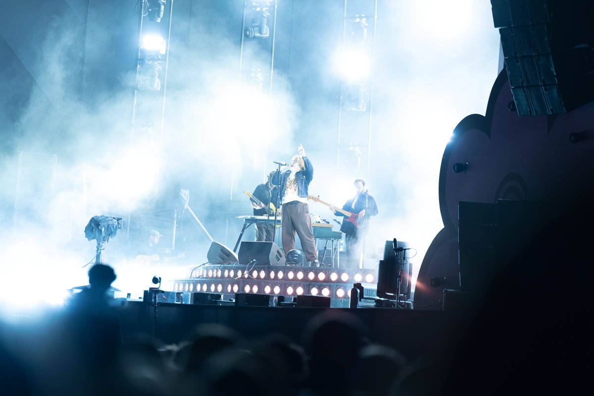 Lewis Capaldi tijdens het optreden op MAYHEM bij Hullabaloo 2026.
