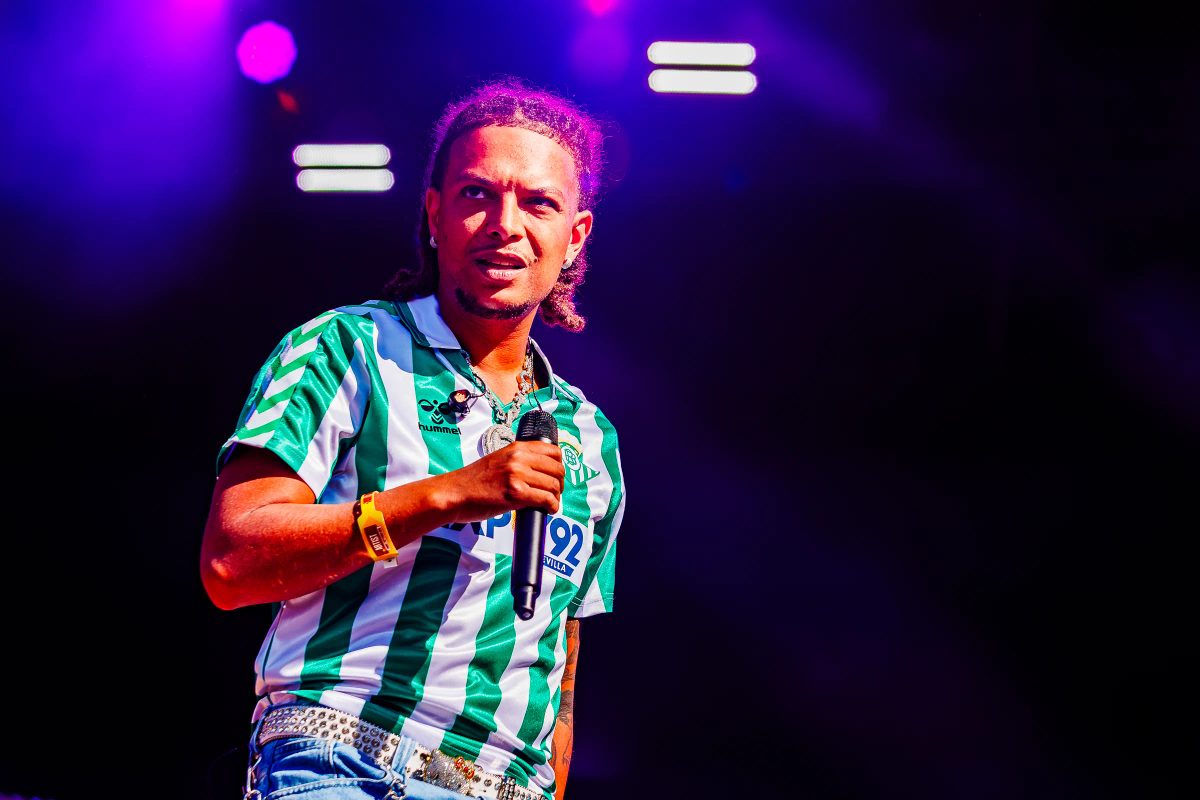 Ronnie Flex & the Fam tijdens het optreden op Mayhem bij Hullabaloo 2025.