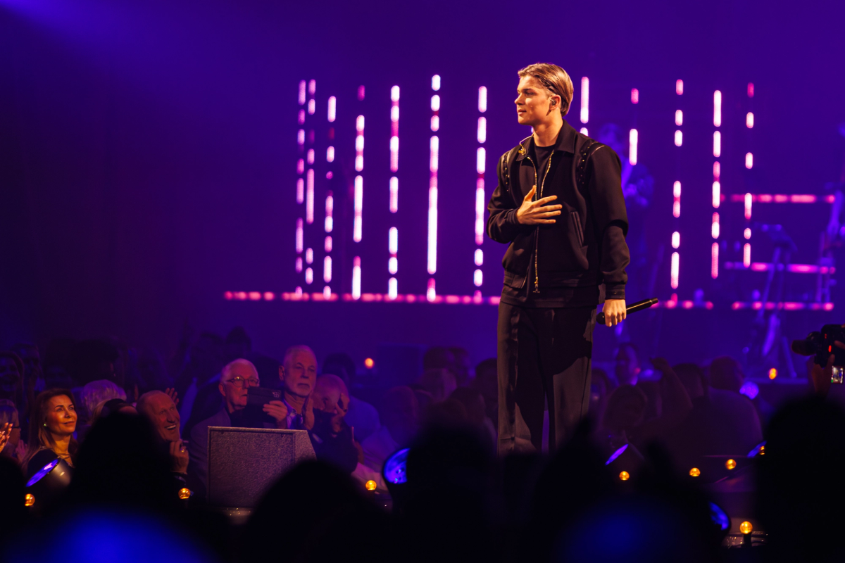 LUUK tijdens het optreden op RTM Stage bij The Pianoman Live 2025.