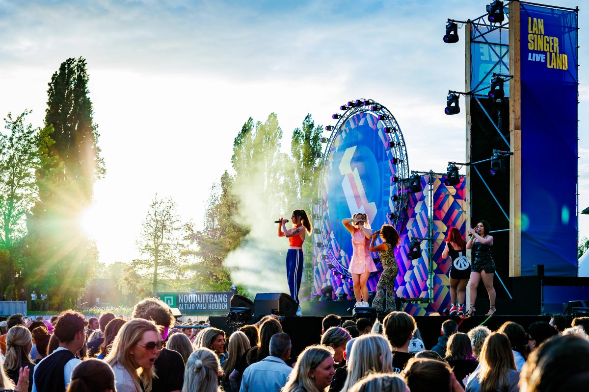 Totally Spice tijdens het optreden op Mainstage bij Lansingerland Live 2026.