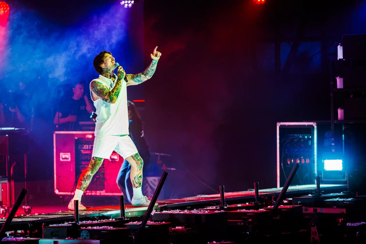 The Dirty Daddies en Pim Mulders tijdens het optreden op Mainstage bij Appelpop 2026.