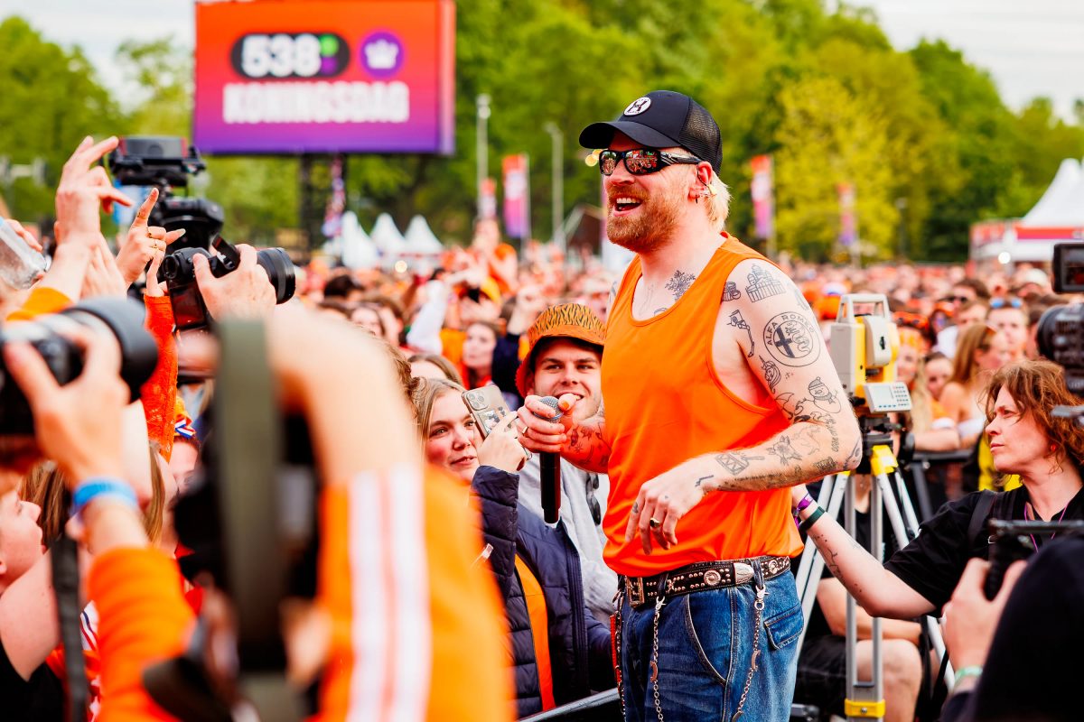 Stuk tijdens het optreden op Mainstage bij 538 Koningsdag 2026.