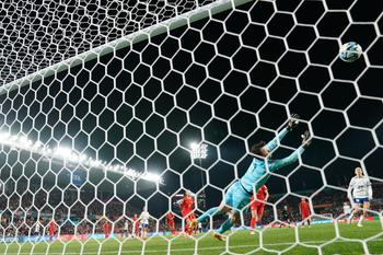 Women’s World Cup nears the knockout stage & an NCAA soccer WTF