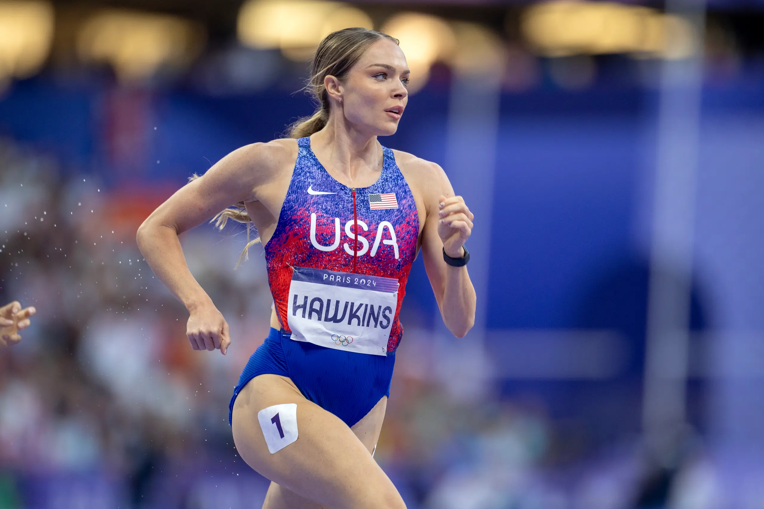 Chari Hawkins running the 800m at the Paris 2024 Olympics