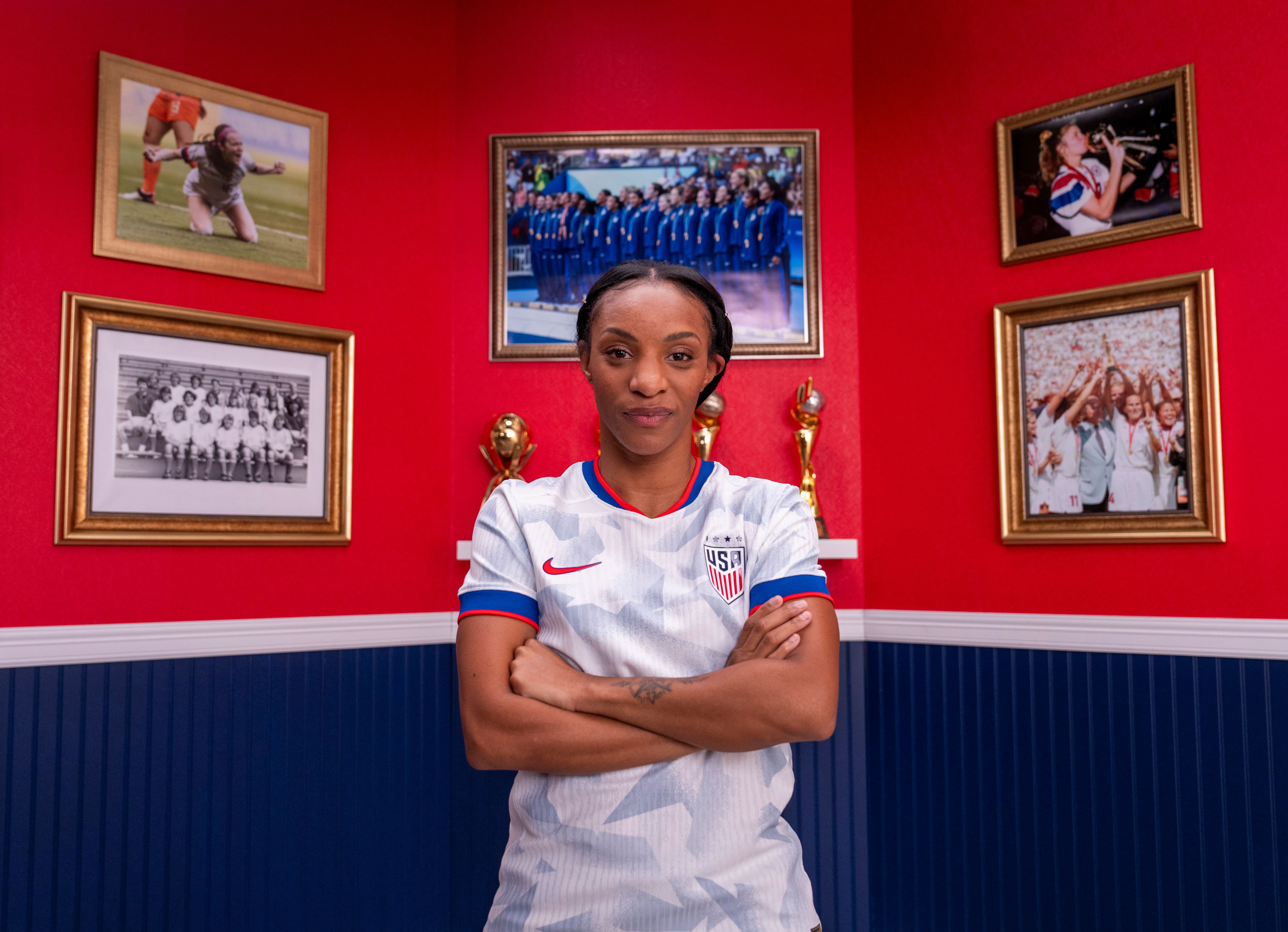  Crystal Dunn is present, pivoting, and powerful (The GIST Plus gift episode)