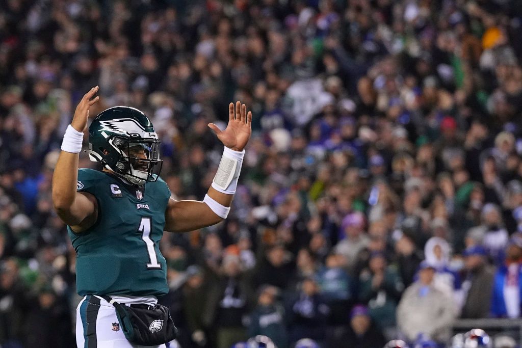  A Super Bowl preview and Rihanna’s comeback