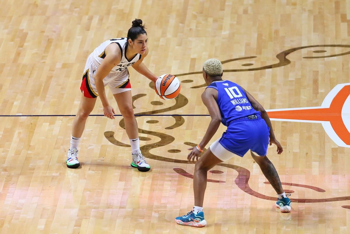  Let’s go, girls: WNBA free agency & NWSL expansion