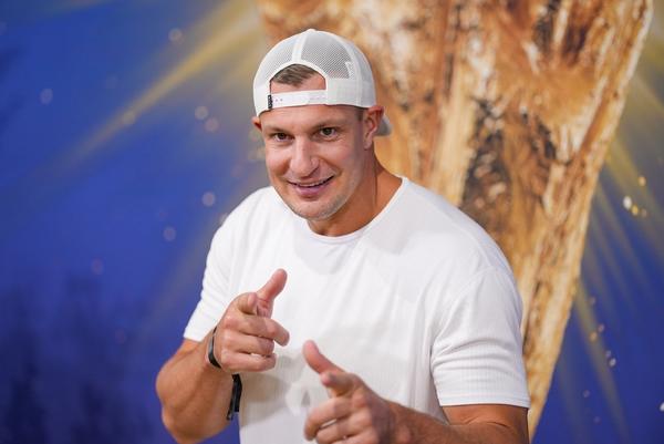 Rob Gronkowski talks gameday spreads and growth mindset