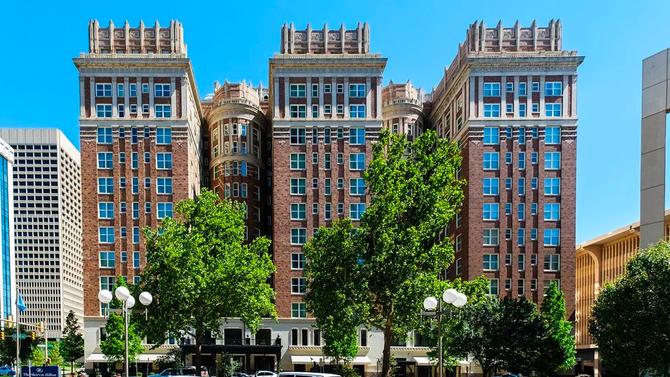 An image of the Skirvin Hilton Hotel