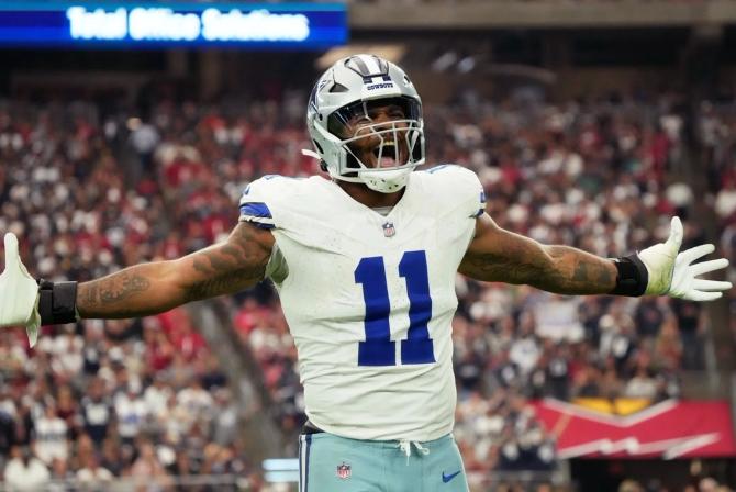 Former Dallas Cowboy Micah Parsons celebrates after making a big play.
